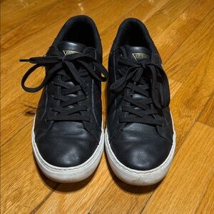 Guess Men's Black and White Sneakers Size 11